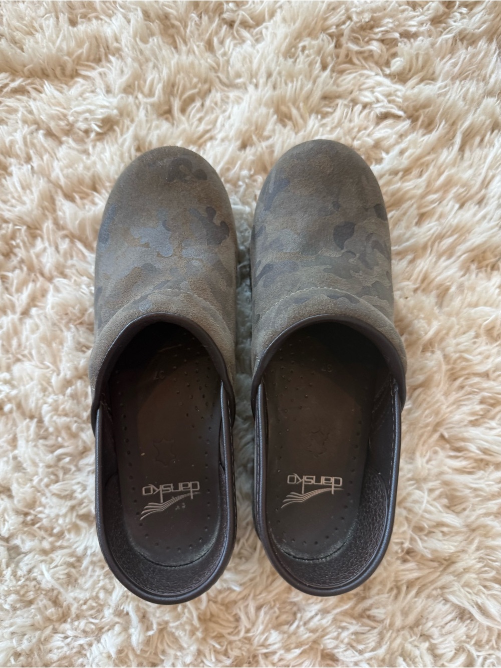 Camo Dansko clogs size 37 - Picture 4 of 5